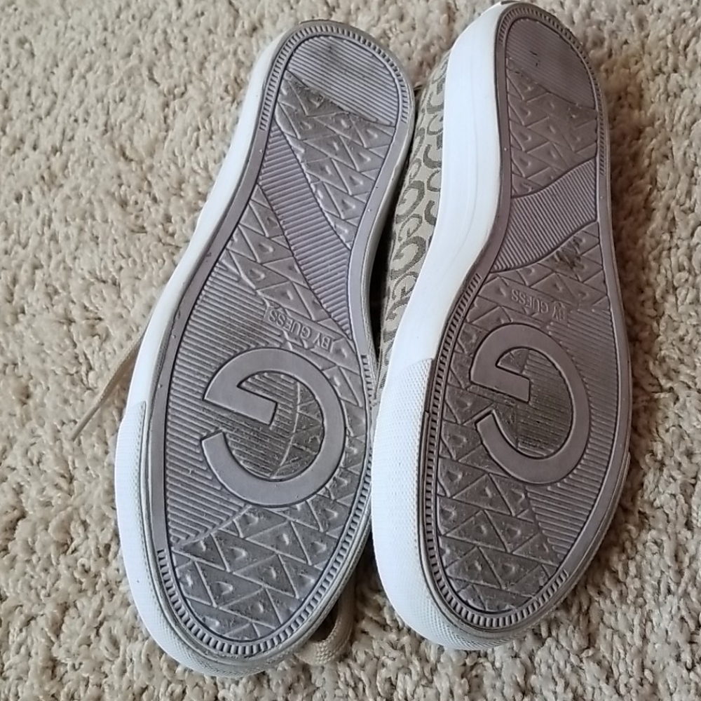 Shoes - Picture 2 of 6